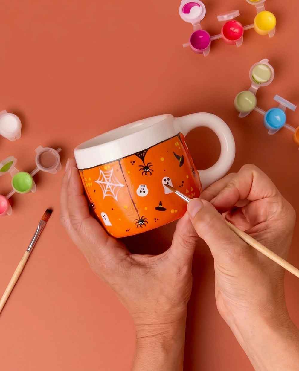 Kunvos™ Spooky Paint-a-Mug Kit (Set of 2) – The Ultimate Cozy Halloween DIY Craft Night