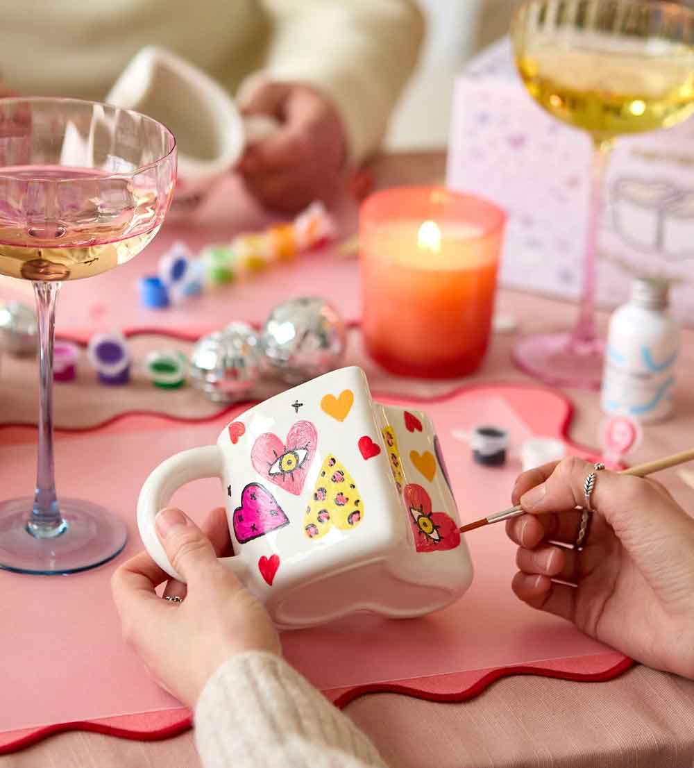 Kunvos™ Perfect-Pair Mugs Kit – Paint Your Own Interlocking Heart Ceramic Cups